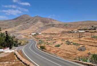 La tienda de abuela Carmen allows 18 year olds to book a room