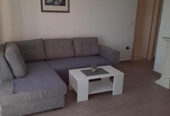 Apartman Uvala allows 18 year olds to book a room