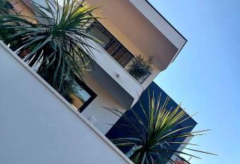 Apartment Beby allows 18 year olds to book a room