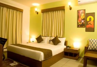 The Royal Castle Resort & Convention Center allows 18 year olds to book a room