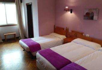 Albergue hostal sao Telmo has Balcony rooms