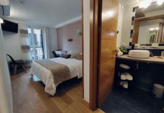 Habitacion doble suite con ba  o privado has Balcony rooms