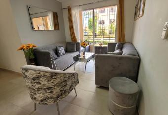 Apto cerca de aeropuerto, plazas comerciales has Balcony rooms