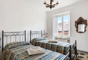 Casa di Luciana has Balcony rooms
