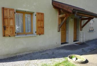 Lac et Montagne allows 18 year olds to book a room