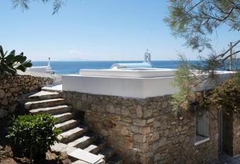 MyMykonos Guest House allows 18 year olds to book a room