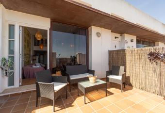 El Balcon de Vejer allows 18 year olds to book a room