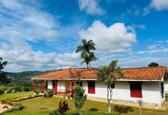 Finca la Tribu- La cumbre Valle has Balcony rooms