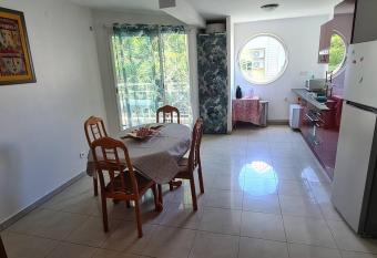 LE DELPHIS allows 18 year olds to book a room