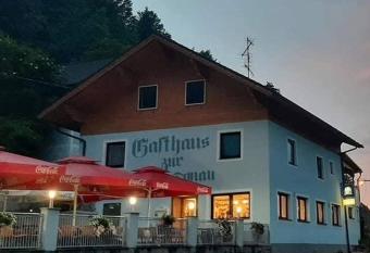 Gasthaus zur blauen Donau allows 18 year olds to book a room