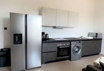 Residence Elys  e allows 18 year olds to book a room