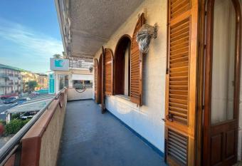 Appartamento del mare allows 18 year olds to book a room