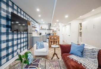 Charming 1BR Home - King Bed - Near Grand River allows 18 year olds to book a room