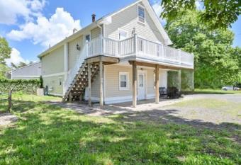653 3rd St Unit 2 After Dune Delight has Balcony rooms