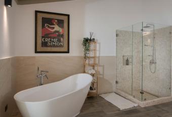 Villa Mar y Lago, Casa de Campo has rooms with a private hot tub