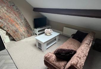 Modern En-Suite Rooms Town Centre Self-Check In allows 18 year olds to book a room