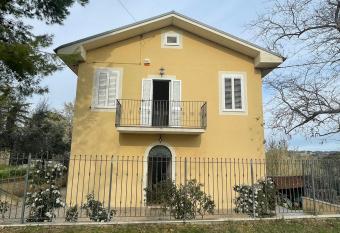 Casa Forola Holiday House has Balcony rooms