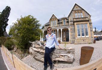 The Viewmount Luxury Boutique allows 18 year olds to book a room