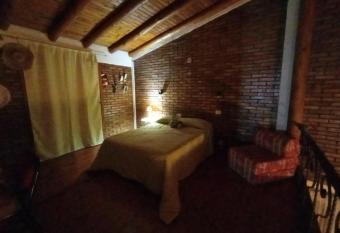 Tinto y descanso has Balcony rooms