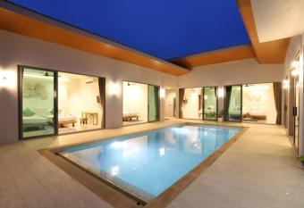       4                     3                                             5             allows 18 year olds to book a room