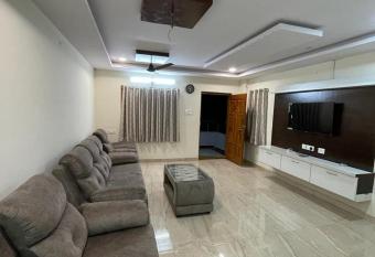 9 BHK in Prime Location in Visalakhi Nagar has Balcony rooms