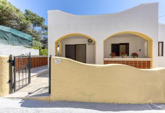 Bellavista Castro 1 has Balcony rooms