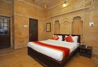 Loves hostel Jaisalmer allows 18 year olds to book a room