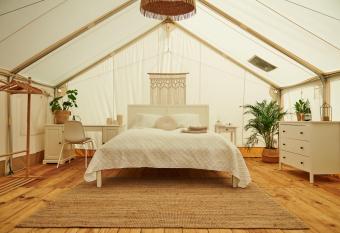 Tranquilo Glamping has Balcony rooms
