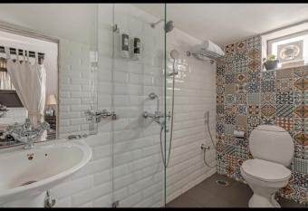 Elivaas Heritage Villa One allows 18 year olds to book a room