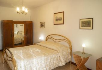 Nelle campagne bagnoresi allows 18 year olds to book a room