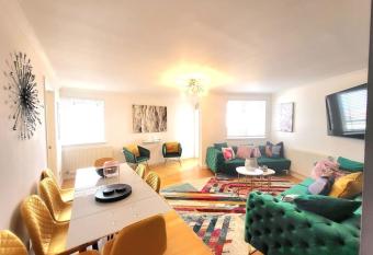 Beautiful Ocean Drive Apt-7 Beds has Balcony rooms