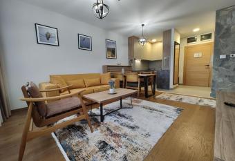 Velika Recepcija 15 allows 18 year olds to book a room