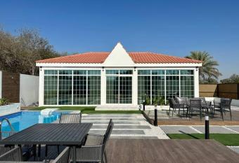 Chalet With Private Pool has Balcony rooms