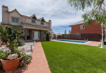 Villa Vacaciones has Balcony rooms