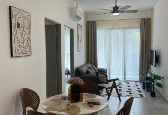 The Grand Homestay     has Balcony rooms