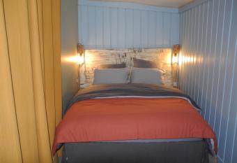 Art et Nature allows 18 year olds to book a room