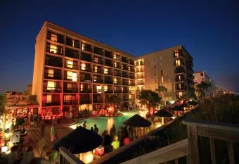 One bedroom loft, very close to beach and downtown has Balcony rooms