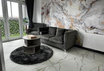 Two bed apartment with balcony Slough,Windsor,Legoland allows 18 year olds to book a room