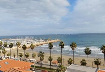 Bilocale a due passi dal mare in Marina di Andora. has Balcony rooms