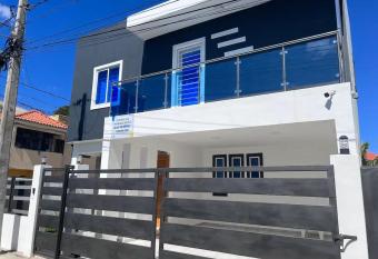 Jasmine Villa - New 3 bedroom Villa 5 Minutes from the beach has Balcony rooms