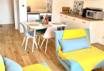 La Plagerie Front de Mer has Balcony rooms