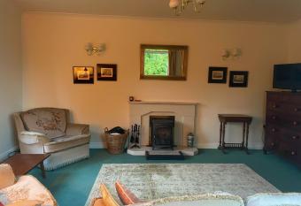 Cooper Hill has Balcony rooms