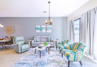 Luxury 4BR Home - Pool & BBQ - Near Disney has Balcony rooms