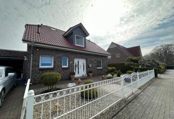Ferienwohnung am Hafen R  stersiel has Balcony rooms