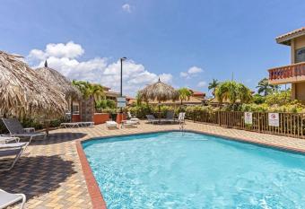 Palma Divine Condo-2BR-2BTH-Pool allows 18 year olds to book a room