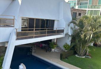 Casa Piramide has Balcony rooms