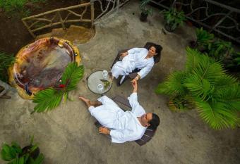 Arenal ginger home has rooms with a private hot tub