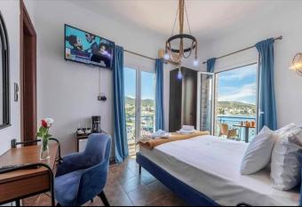 Blue Hotel boutique has Balcony rooms