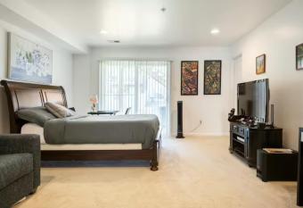 HiddenParadise has Balcony rooms