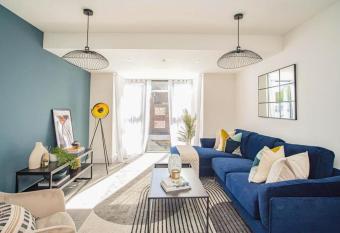 Hemel Apartments- Elite Escape allows 18 year olds to book a room